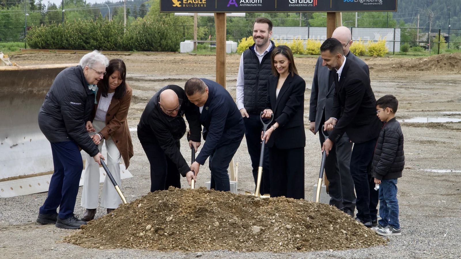 Project attendees taking part in the RECPLACE groundbreaking ceremony